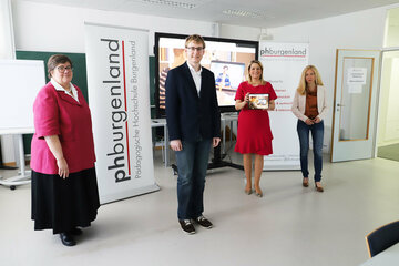 Bildungslandesrätin Daniela Winkler will gemeinsam mit PHB-Vizerektorin Inge Strobl-Zuchtriegl, Projektkoordinator David Wilfing und PHB-Institutsleiterin Eva Gröstenberger (v.r.) Schülerinnen und Schüler fit für das nächste Schuljahr machen
