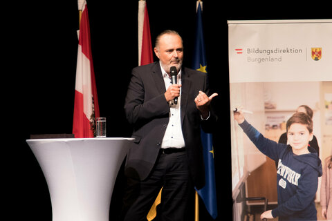 Landeshauptmann Hans Peter Doskozil sprach beim Empfang für die Maturantinnen und Maturanten