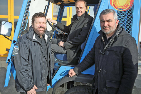 Geschäftsführer DI Martin Zloklikovits (Forschungs- und Innovations GmbH, Wirtschaftsagentur Burgenland) mit den Landesräten Leonhard Schneemann und Heinrich Dorner (v.l.) bei der Präsentation in Oberwart.