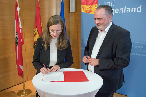 Landeshauptmann Hans Peter Doskozil mit der designierten Landeshauptmann-Stellvertreterin Anja Haider-Wallner.