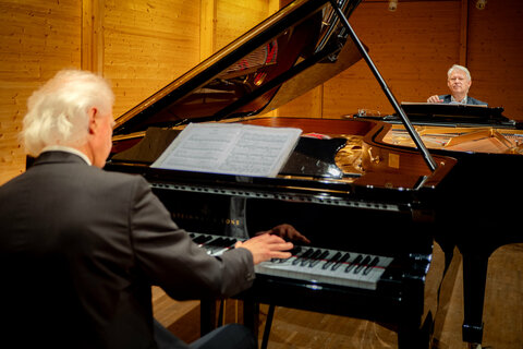 Große Jubiläumsgala mit vielen Gratulantinnen und Gratulanten, wie Landeshauptmann Hans Peter Doskozil,  zum 40-jährigen Bühnenjubiläum von Johannes und Eduard Kutrowatz.