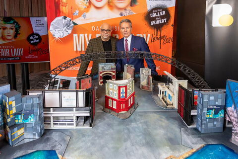 Alfons Haider mit Walter Vogelweider (v.r.).