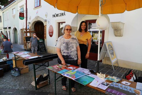 Landeshauptmann-Stellvertreterin Mag.a Astrid Eisenkopf stattete Susanna Hackl, Vorsitzende der Evangelischen Frauenarbeit, einen Besuch ab