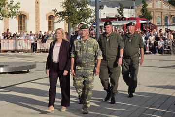 Landesrätin Daniela Winkler bei der Angelobung von 150 Soldatinnen und Soldaten in Bruckneudorf.