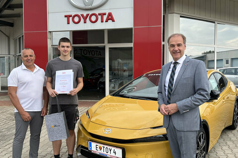 Landesrat Schneemann gratulierte Burgenlands besten KFZ-Techniker-Lehrling