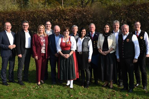 Landesrätin Daniela Winkler (3.v.l.) mit dem Vorstand des Burgenländischen Blasmusikverbandes.