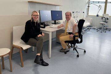 Dr.in Barbara Halper (Direktorin für Prozess- und Projektmanagement der Gesundheit Burgenland) mit OMR Dr. Hannes Leirer (v.l.).