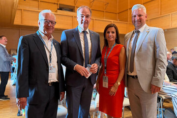 Landesrat Dr. Leonhard Schneemann (2.v.l.) gemeinsam mit GÖD Burgenland-Landesvorsitzendem Manuel Sulyok, Bed, MA (r.) sowie dem ehemaligen Vorsitzenden der GÖD Burgenland Heinz Kulovits (l.) und GÖD-Vorsitzende-Stellvertreterin und Bereichsleiterin Besoldung Dipl-Päd. Daniela Rauchwarter, MA (2.v.r.)