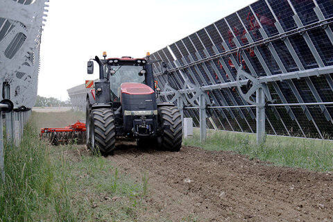 ÖBB und Burgenland Energie nehmen erste Agri-PV-Anlage für Bahnstrom in Betrieb