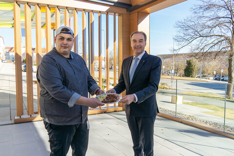 Landesrat Dr. Leonhard Schneemann: Auch das Team der Landhausküche in Eisenstadt unterstützt mit der Zubereitung von Wildschwein-Gerichten unsere JägerInnen und unsere Fördermaßnahmen