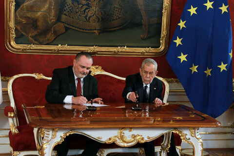 Landeshauptmann Hans Peter Doskozil wurde von Bundespräsident Alexander Van der Bellen auf die Bundesverfassung angelobt.