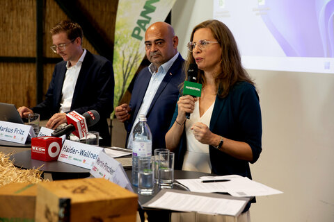 Landeshauptmann-Stellvertreterin Anja Haider-Wallner ist froh über die hervorragende Qualität der Getreideernte.