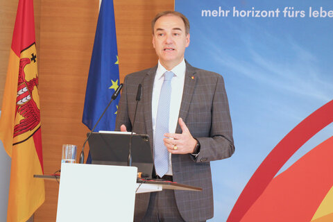 Landesrat Dr. Leonhard Schneemann