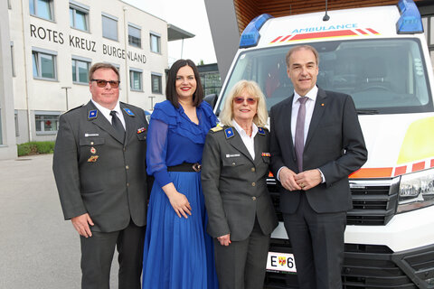 Dr. Werner Krischka, Vizepräsident Rotes Kreuz Burgenland, LH-Stv.in Mag.a Astrid Eisenkopf, Friederike Pirringer, Präsidentin Rotes Kreuz Burgenland und Landesrat Dr. Leonhard Schneemann.