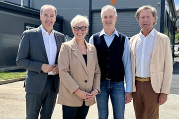 Wirtschaftslandesrat Dr. Leonhard Schneemann besuchte anlässlich des 25-jährigen Bestandsjubiläums die Spenglerei Reiter in Pinkafeld.