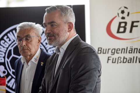 Sportlandesrat Mag. Heinrich Dorner, hier mit BFV Burgenlandliga-Obmann Josef Pekovics, begrüßt die neue Kooperation.