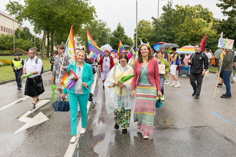 Die Teilnehmerinnen und Teilnehmer der Pride Burgenland setzten in Eisenstadt ein Zeichen für Vielfalt und Toleranz.