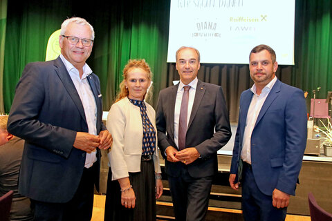 Eisenstadts Bürgermeister LAbg. Mag. Thomas Steiner, DGKP Petra Hufnagel, stv. Vorsitzende Pflege.Kraft.Burgenland – Arbeitsgemeinschaft für HeimleiterInnen und PflegedienstleiterInnen im Burgenland MSc, Soziallandesrat Dr. Leonhard Schneemann  und Franz Drescher, Vorsitzender Pflege.Kraft.Burgenland – Arbeitsgemeinschaft für HeimleiterInnen und PflegedienstleiterInnen im Burgenland