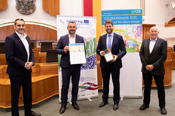 ÖBB-Regionalmanager Christof Hermann, Landesrat Heinrich Dorner, Bürgermeister LAbg. Christoph Wolff und VCÖ-Geschäftsführer Willi Nowak, Burgenlands erster E-Ortsbus der Gemeinde Hornstein