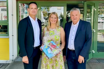 60 Jahre MS St. Michael (v.l.): Dir. David Jandrisits, Bildungslandesrätin Daniela Winkler und Bürgermeister Otto Horvath
