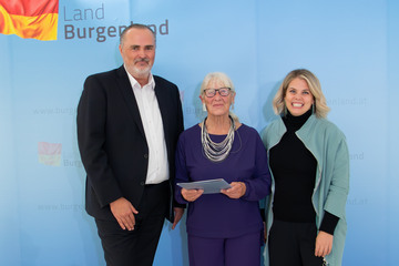 Landeshauptmann Hans Peter Doskozil mit Jutta Treiber, der Grande Dame der burgenländischen Literatur