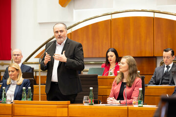 Landeshauptmann Hans Peter Doskozil gab im Burgenländischen Landtag seine Regierungserklärung ab und präsentierte das Programm der von SPÖ und Grünen gebildeten Landesregierung für die neue Legislaturperiode.