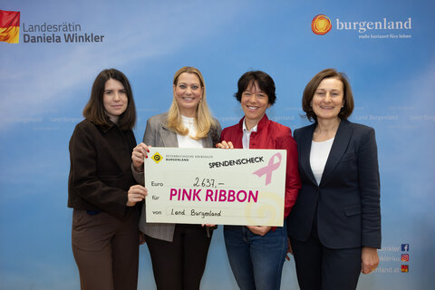 Spendenübergabe: Martina Knartz, Leiterin des Frauenreferates, Frauenlandesrätin Daniela Winkler, Präsidentin der Krebshilfe Burgenland Michaela Klein und Andrea Konrath, Geschäftsführerin der Krebshilfe Burgenland.