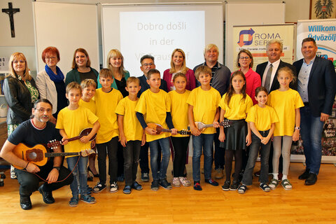 Bildungslandesrätin Daniela Winkler feierte in der Volksschule Trausdorf den Tag der Sprachen