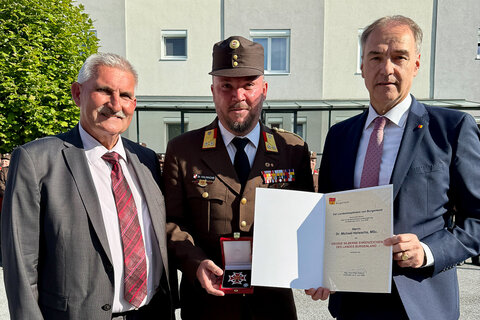 Bürgermeister Johann Kremnitzer, Abschnittsfeuerwehrkommandant Michael Halwachs, Landesrat Leonhard Schneemann