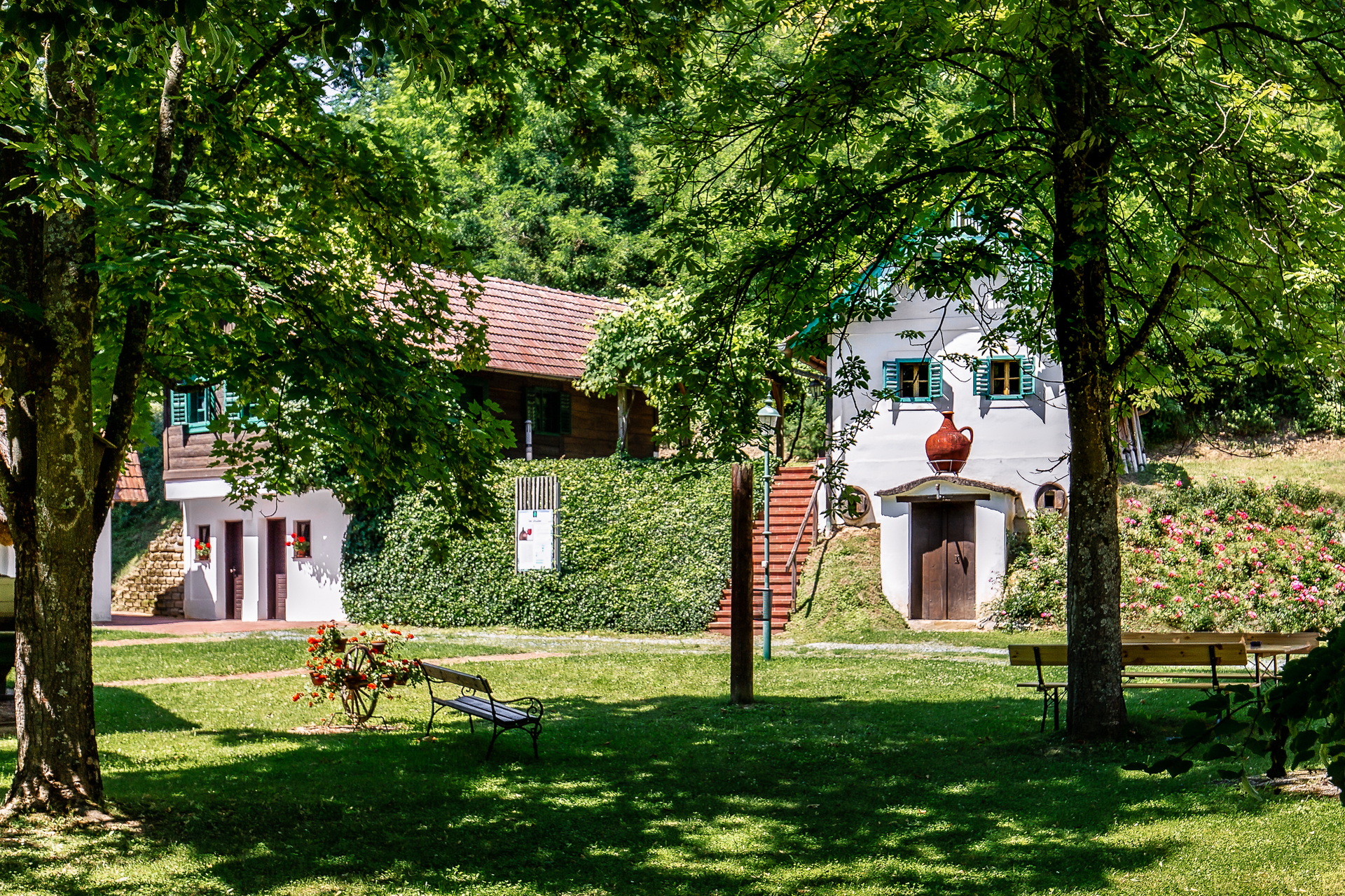 Bäuerliches Freilicht- und Weinmuseum Moschendorf Bäuerliches Freilicht- und Weinmuseum Moschendorf