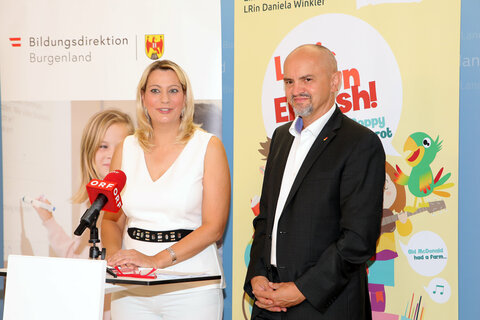 Bildungslandesrätin Mag.a (FH) Daniela Winkler und Bildungsdirektor Mag. Heinz Josef Zitz präsentierten die neuen Bildungsschwerpunkte