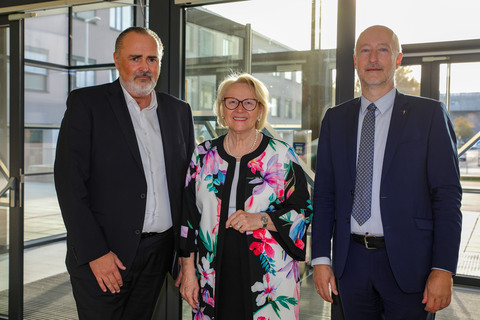 Landeshauptmann Hans Peter Doskozil mit Superintendent Robert Jonischkeit und Superintendentialkuratorin Christa Grabenhofer