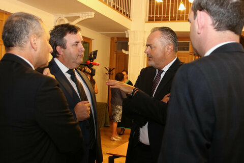 Landeshauptmann Hans Peter Doskozil im Gespräch mit Ungarns Innovationsminister László Palkovics.