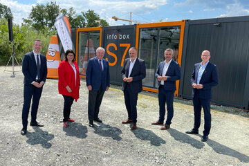 S 7 Fürstenfelder Schnellstraße: Hans Peter Doskozil, Landeshauptmann Burgenland, Hermann Schützenhöfer, Landeshauptmann Steiermark, Heinrich Dorner, Verkehrslandesrat Burgenland, Helga Ahrer, LAbg. in Vertretung von LH-Stellvertreter Lang, und ASFINAG-Vorstand Hartwig Hufnagl hoben die Bedeutung der neuen hochrangigen Verkehrsverbindung hervor