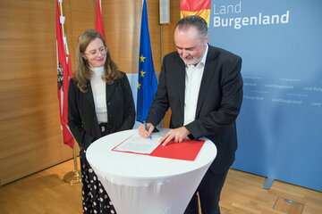 Landeshauptmann Hans Peter Doskozil mit der designierten Landeshauptmann-Stellvertreterin Anja Haider-Wallner.
