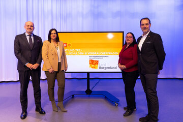 ORF-Landesdirektor Mag. Werner Herics, Landeshauptmann-Stellvertreterin Mag.a Astrid Eisenkopf, Leiterin der Schuldnerberatung Burgenland, Dr.in Michaela Puhr und der Sendungsverantwortliche des ORF Andreas Riedl