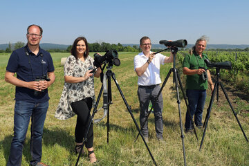 BirdLife-Österreich-Geschäftsführer Gábor Wichmann, Landeshauptmann-Stellvertreterin Mag.a Astrid Eisenkopf, Oggaus Bürgermeister LAbg. Ing. Thomas Schmid und BirdLife Österreich Projektleiter Michael Dworak.