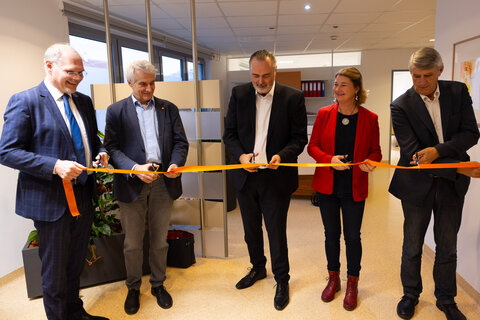 Mag.  Franz Öller, MBA, MPH; Univ.-Prof. Dr. Stephan Kriwanek, LH Mag. Hans Peter Doskozil, Dr.in Irisz Balint,Bürgermeister Vinzenz Knor bei der Eröffnung der Frauengesundhiet Burgenland im Dezember 2024  Frauengesundheit_team3.jpg: V.l.: Birgit Lorenz, Dr. Dieter Pietsch, Ulrike Hackl, Miriam Schrantz