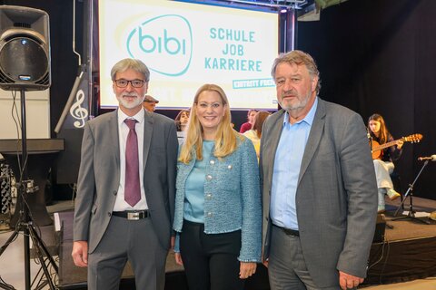 Markus Tuider von der Burgenländischen Messe Betriebs-GmbH & Co. KG, Bildungslandesrätin Daniela Winkler und Bildungsdirektor Alfred Lehner bei der Eröffnung der BiBi.