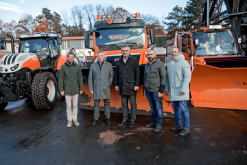 Standortleiter Ing. Roland Ackerler, Gruppenvorstand WHR DI Josef Wagner (Land Burgenland, Gruppe 4), Landesrat Heinrich Dorner, Referatsleiter Ing. Jürgen Glöckl (Land Burgenland, Referat Anlagen, Geräte und Fuhrpark) und Abteilungsvorstand, Baudirektor DI (FH) Wolfgang Heckenast (Land Burgenland Abteilung 5 - Baudirektion) (v.l.).