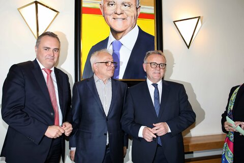 Landeshauptmann Hans Peter Doskozil, Landeshauptmann a.D. Hans Niessl und der Künstler Sepp Laubner