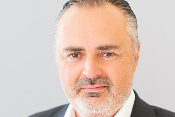 Landeshauptmann Doskozil gratuliert Heinz Janisch zum Hans-Christian-Andersen-Preis 2024