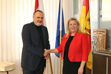 Landeshauptmann Hans Peter Doskozil hieß I.E. Lindsay Skoll, CMG, Botschafterin des Vereinigten Königreichs in Österreich, herzlich willkommen