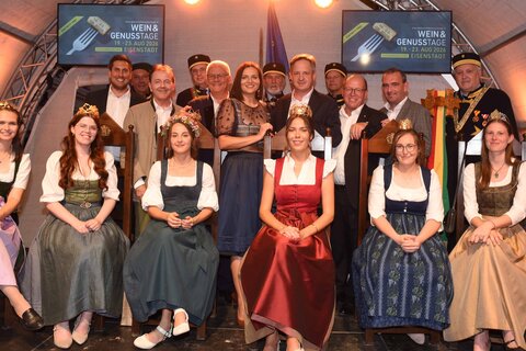 Die Krönungszeremonie der neuen österreichischen Weinkönigin bei den Wein- und Genusstagen in Eisenstadt 2026