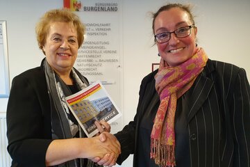 Landtagspräsidentin Verena Dunst mit Güssings Bezirkshauptfrau Mag. Dr. Nicole Wild, MBA (v.l.).