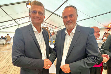 Landeshauptmann Hans Peter Doskozil mit Lumitech-Geschäftsführer Stefan Tasch, CEO (v.l.).