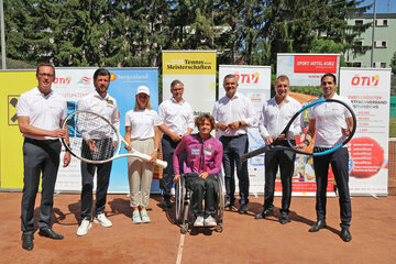 Freuen sich auf die Österreichischen Tennis-Staatsmeisterschaften Allgemeine Klasse vom 27. Juni bis 3. Juli in Oberpullendorf v.l.: Energie Burgenland-CFO Rein-hard Czerny, ÖTV-Sportdirektor Jürgen Melzer, Babsi Haas, ÖTV-Präsident Magnus Brun-ner, Nico Langmann, LR Heinrich Dorner, Veranstalter Günter Kurz, Energie Burgenland-CEO Stephan Sharma.