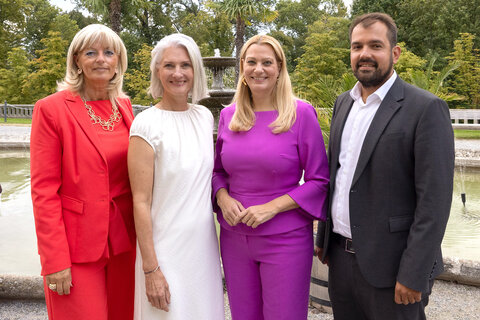 LAbg. Elisabeth Böhm, Doris Zoder-Spalek, MBA, die geschäftsführende Obfrau von MOKI Burgenland, und Landesrätin Mag.a (FH) Daniela Winkler beim 25-Jahr-Jubiläum.