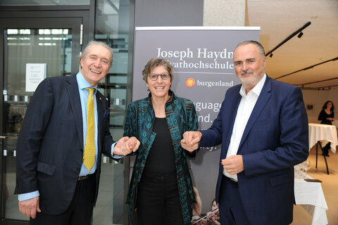 Landeshauptmann Hans Peter Doskozil mit Gerhard Krammer, prov. Rektor der Joseph Haydn Privathochschule Burgenland, und der Chefdirigentin der Haydn Landes-Symphonie  Elisabeth Fuchs