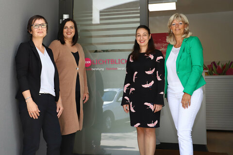 Der Lichtblick“-Leiterin Karin Behringer-Pfann, Landesrätin Astrid Eisenkopf, Frauenministerin Ines Stilling und Elisabeth Böhm, Bürgermeisterin von Neusiedl am See